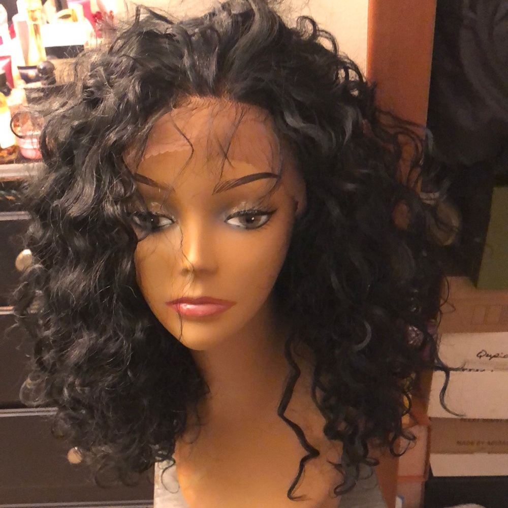 Curly wig